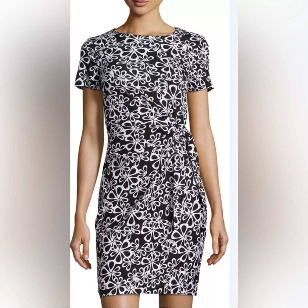Diane Von Furstenberg Black and White Floral Cap Sleeve Mini Wrap Dress - Size 6